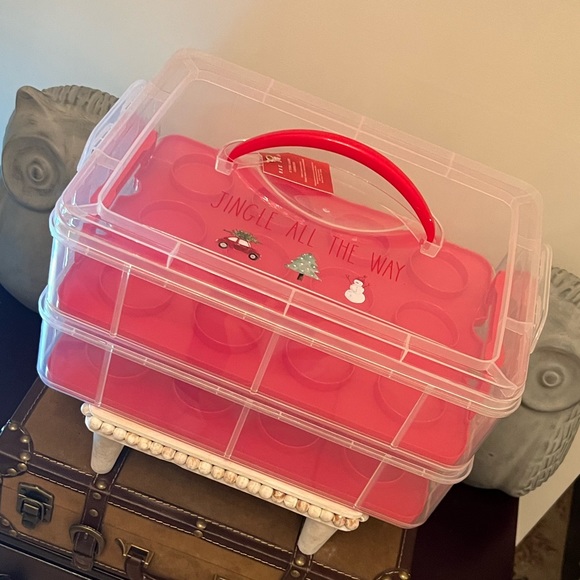 ⚡️Rae Dunn "JINGLE ALL THE WAY" 2 Tier Cupcake Holder - Picture 2 of 4